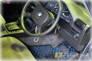 BMW E30 右ハンドル車 エアコン修理の始まりです。。（地獄の一丁目）