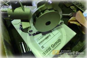 今年最後のBMW E30 M20 タイミングベルト交換中